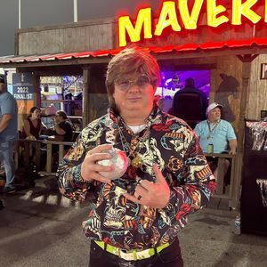 Meet your Posher, Earl